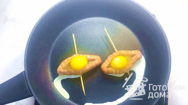 Сытные лодочки: рецепт сосисочных лодочек с яйцом и сыром фото к рецепту 2