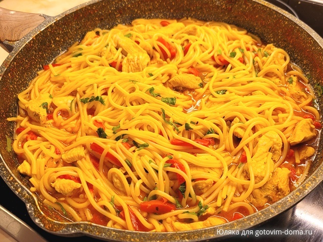 спагетти с курицей и перцем.jpg