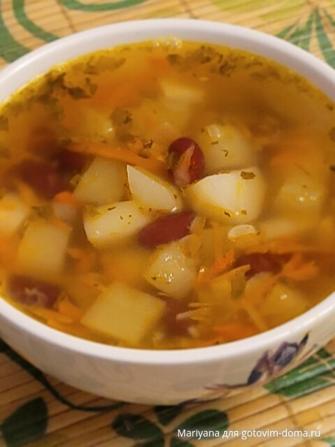 Фасолевый суп с кабачком.jpg
