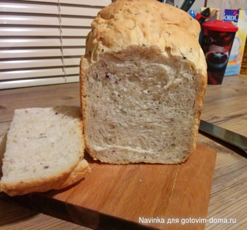 хлеб с чесноком и зеленью в хп_ГД.jpg