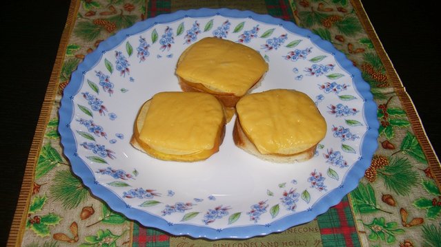Бутерброды с яблоком и сыром.JPG