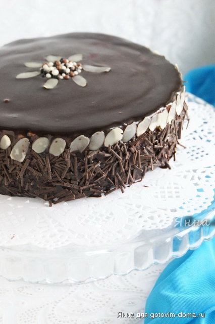 Торт шоколадно-сливочный с ягодной прослойкой.jpg