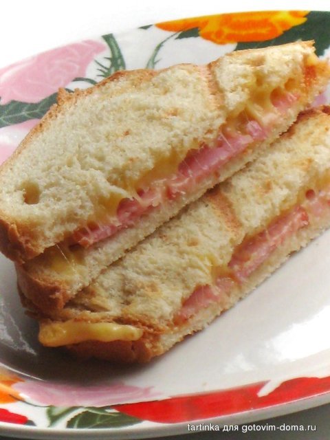 сендвичи с колбасой.jpg