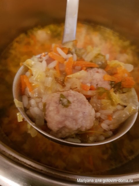 Суп из пекинки с фикадельками.jpg