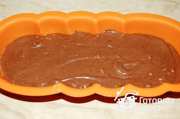 Шоколадный кекс с изюмом и орехами фото к рецепту 3
