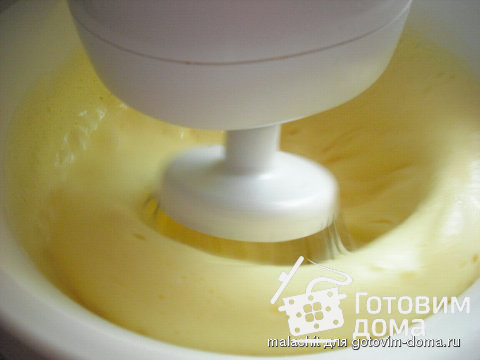 Бисквитное тесто (не  разделяя яйца, с добавлением кипятка) фото к рецепту 3