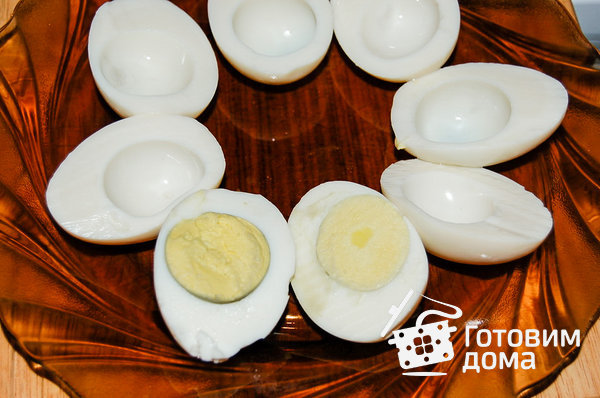 Яйца, фаршированные печенью трески фото к рецепту 1