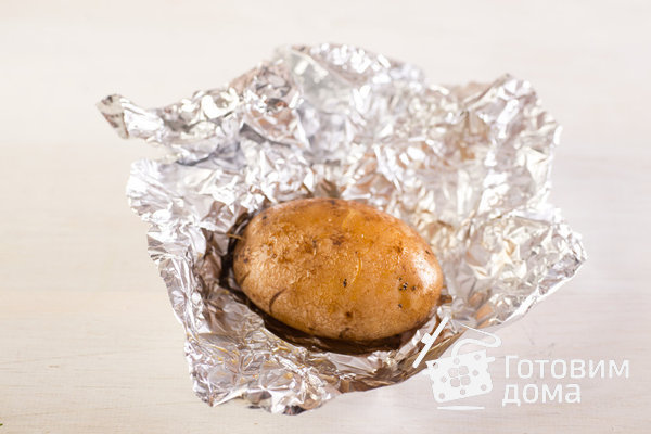 Запеченный картофель со сметанно-чесночным соусом фото к рецепту 3