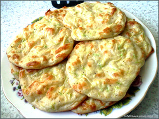 Кабачково-сырные оладьи, запечённые в духовке