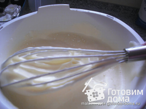 Бисквитное тесто (не  разделяя яйца, с добавлением кипятка) фото к рецепту 9