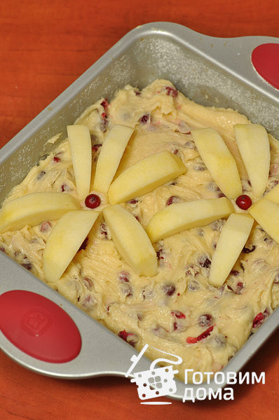 Пирог с клюквой и яблоками (на желтках) фото к рецепту 6
