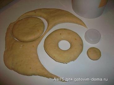 Донатс (Donuts-любимые пончики Гомера Симпсона) фото к рецепту 3