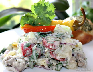 Картофельный салат с мясом гирос и дзадзики (тцацики)