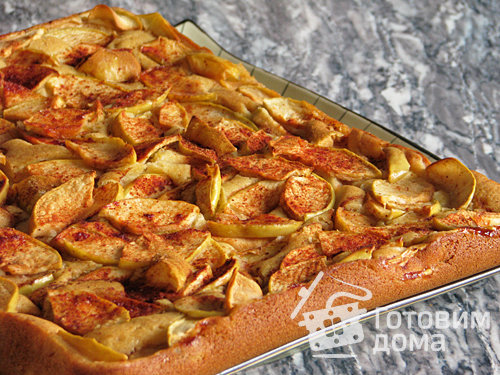 Открытый пирог с кефиром и яблоками фото к рецепту 1
