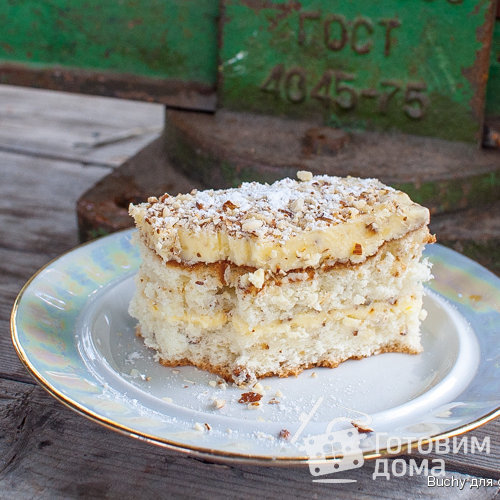 Бисквитное пирожное с масляно-ореховым кремом
