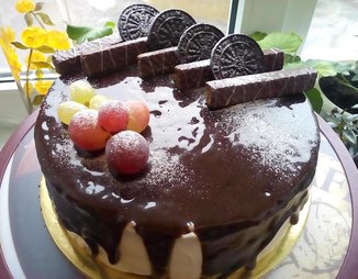 Именинный шоколадный торт