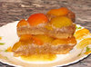 Абрикосовый пирог с грецкими орехами