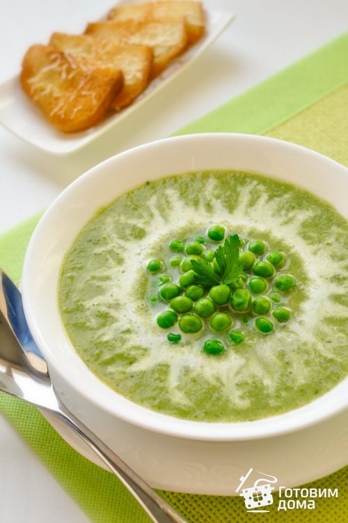 Крем-суп из зеленого горошка и салата Айсберг