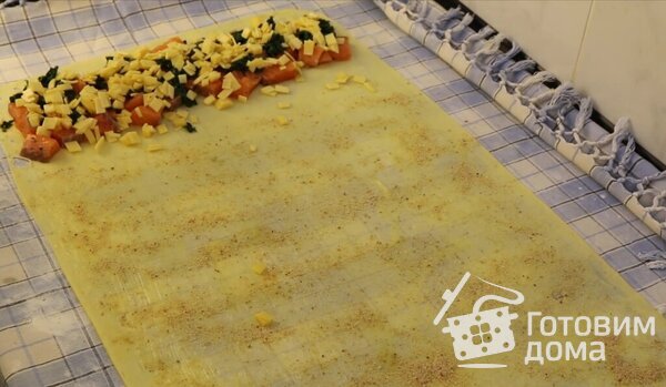Штрудель с лососем, шпинатом и сыром. фото к рецепту 14