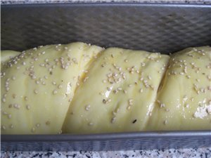 Ароматный хлеб с чесночным маслом фото к рецепту 3