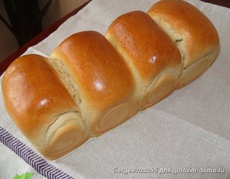 Хлеб с брынзой и зеленью