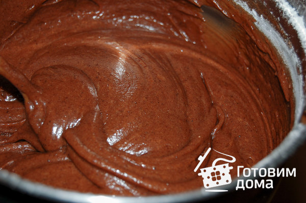 Шоколадный кекс с изюмом и орехами фото к рецепту 2