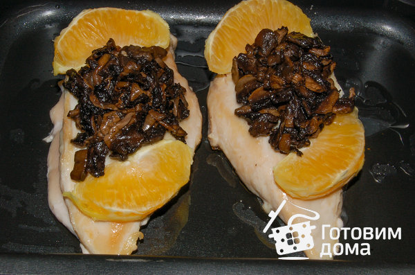 Куриная грудка, запеченная с апельсинами и шампиньонами фото к рецепту 2