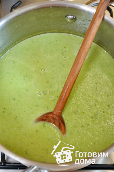 Крем-суп из зеленого горошка и салата Айсберг фото к рецепту 6