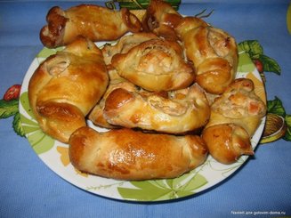 Пиде (турецкие лепешки) с фаршем, фетой и помидорами