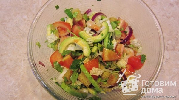Салат из креветок с авокадо и листовым салатом фото к рецепту 6