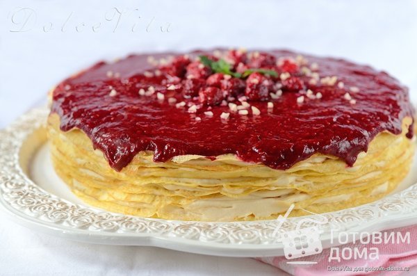 Блинный торт с кремом из маскарпоне и ягодным соусом фото к рецепту 9