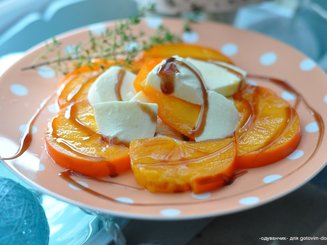 Салат из хурмы и моцареллы "Капрезе дамское"