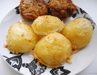 Картофель, запеченный под соусом