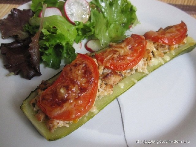 Цуккини фаршированый куриным фаршем.JPG