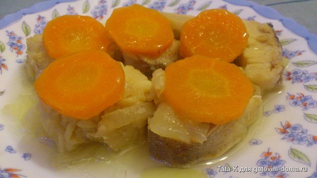 Рыба тушеная с морковкой и луком.jpg
