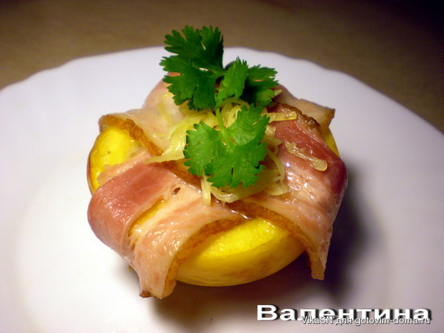 Персики, запеченные с беконом и моцареллой.jpg