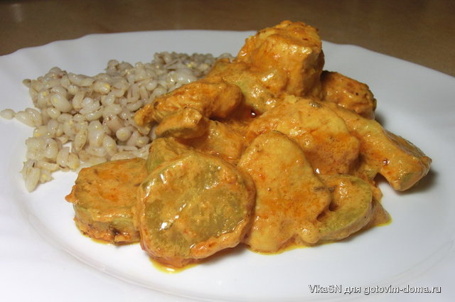 Курка, тушена з кабачками.jpg
