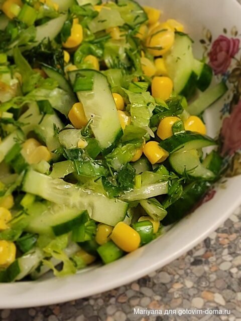 Салат из огруцов с кукурузой.jpg