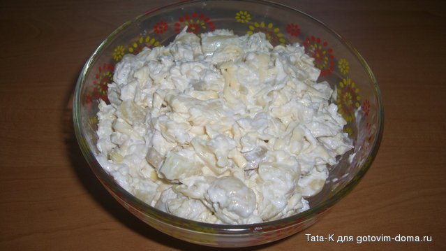 Салат с курицей, ананасом, сыром и грибами.JPG