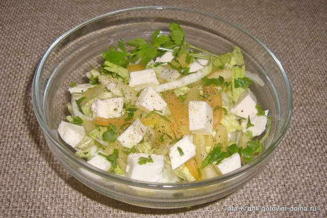 Салат из пекинской капусты, перца и адыгейского сыра 1.JPG