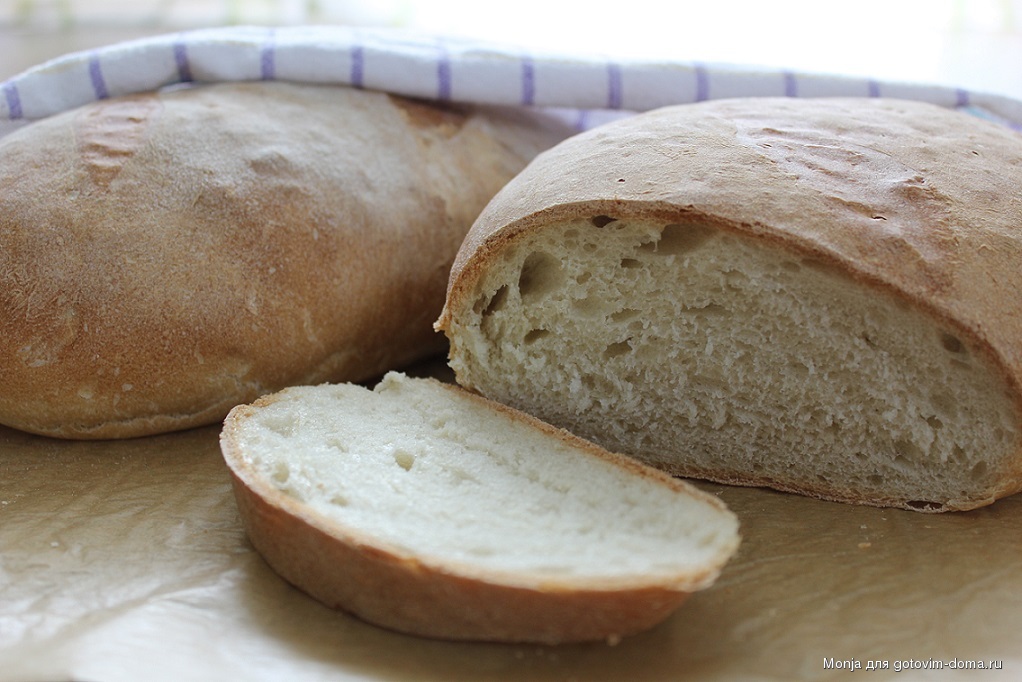 Простой хлеб на быстрых дрожжах. Домашний хлеб на опаре. Опара для хлеба. Дрожжи опара хлеб. Пшеничный хлеб на пулише.