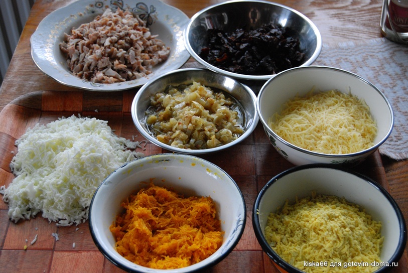 Сытный салат с курицей Сытный салат с курицей