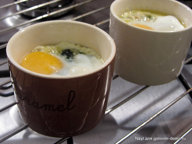 Яйца, запеченные со шпинатом и сыром.JPG