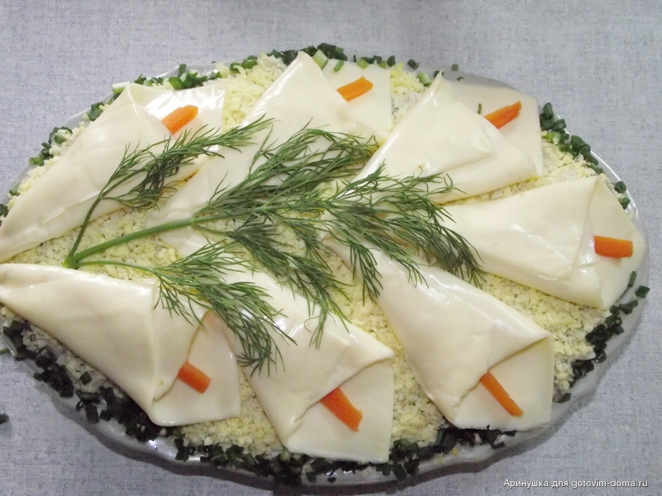 Салат нежный с курицей фото
