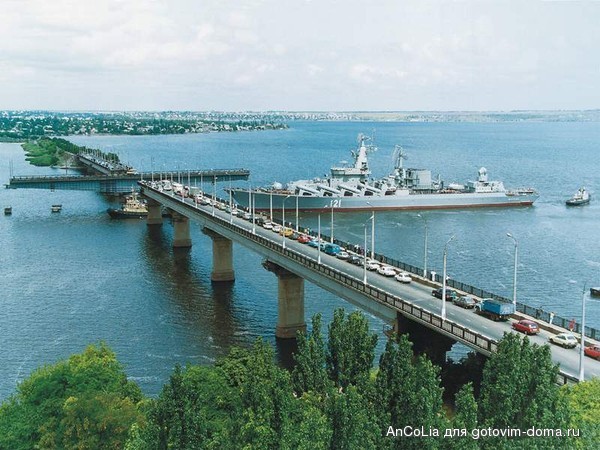 Nikolaev_rivier разведен  варваровский мост.jpg