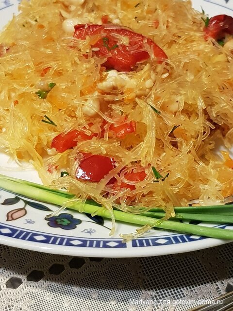 Фунчоза с курицей и овощами от Юляки.jpg