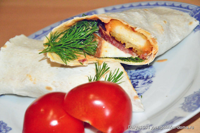 Лаваш с сыром, нагенсами и колбасой.JPG