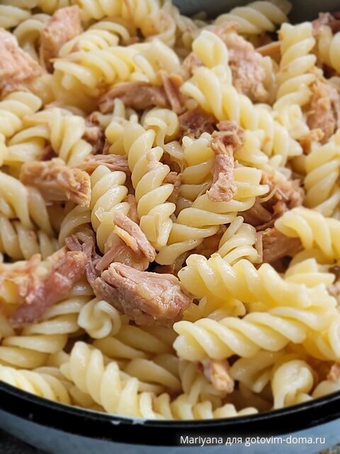 Макароны с тушенкой Капитан.jpg