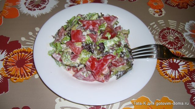 Салат из помидоров и салата.JPG