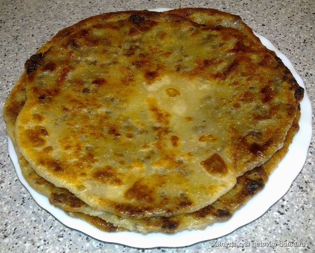 Лепёшки из пресного теста с мясной начинкой.jpg